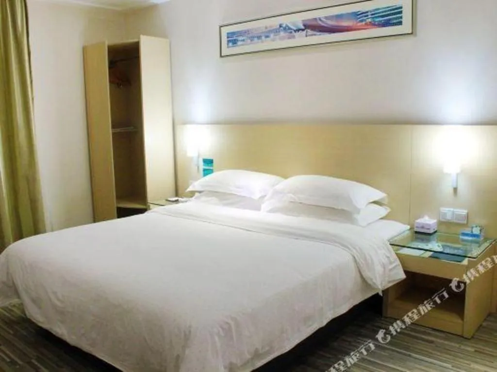 Bed in City Comfort Inn Liuzhou Beique Road Huang Village