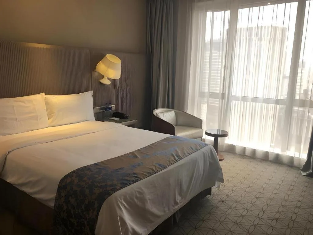 Bed in Shanghai Bund South China Harbour View Hotel