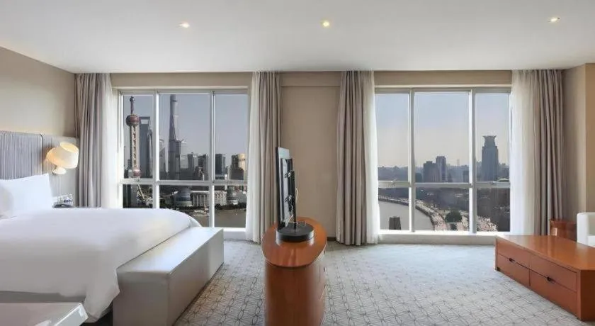 Bed in Shanghai Bund South China Harbour View Hotel