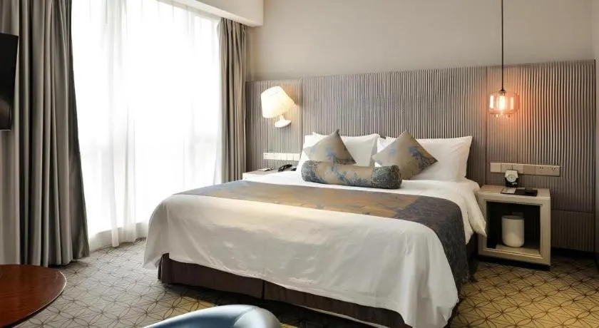 Bed in Shanghai Bund South China Harbour View Hotel