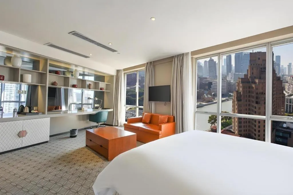 Bed in Shanghai Bund South China Harbour View Hotel