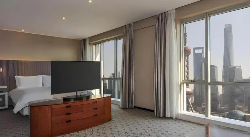 Bed in Shanghai Bund South China Harbour View Hotel