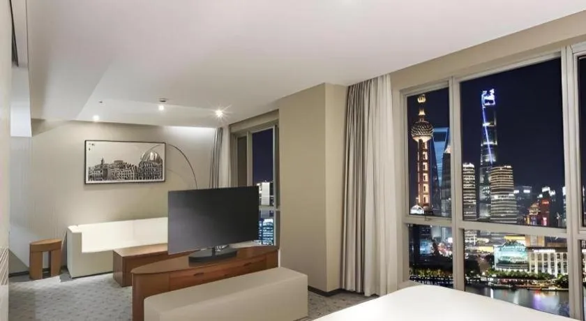 Bed in Shanghai Bund South China Harbour View Hotel