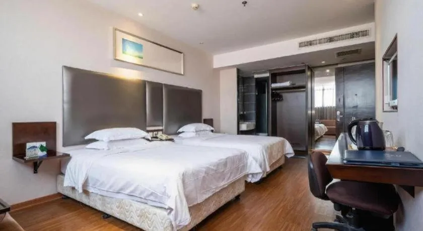 Bed in Xiamen Blue Peninsula Hotel