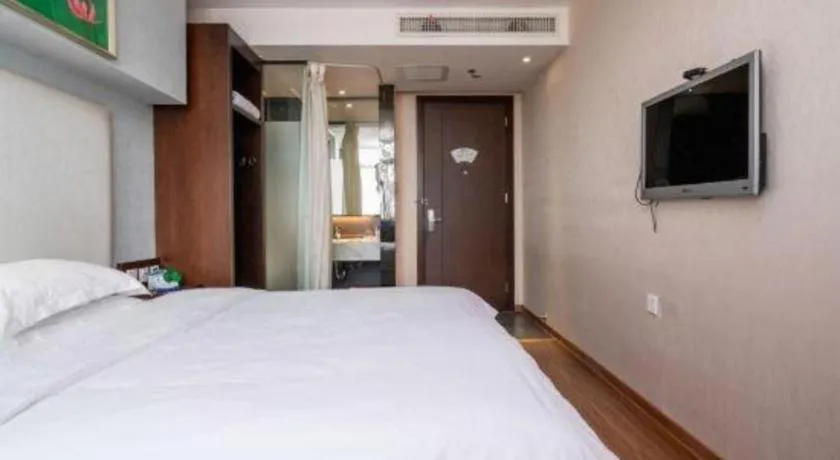 Bed in Xiamen Blue Peninsula Hotel