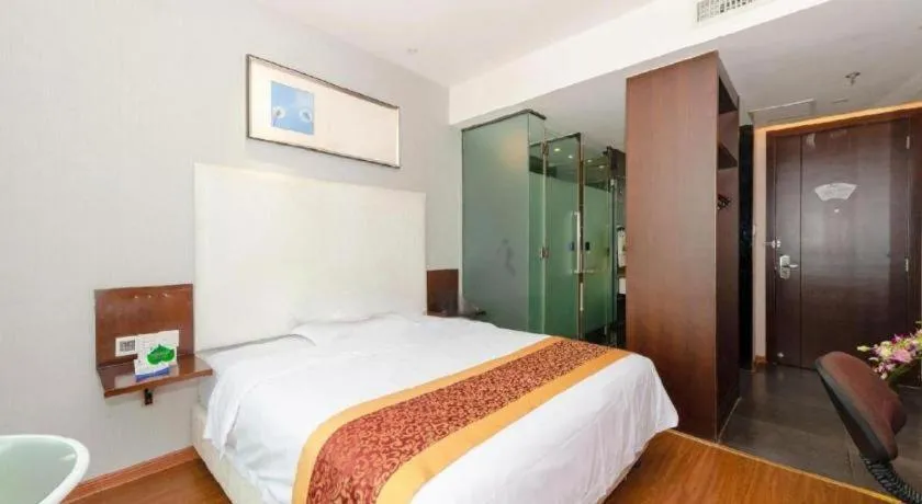 Bed in Xiamen Blue Peninsula Hotel