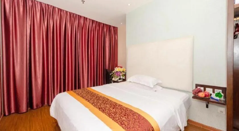 Bed in Xiamen Blue Peninsula Hotel