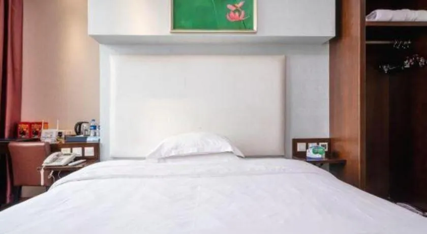 Bed in Xiamen Blue Peninsula Hotel