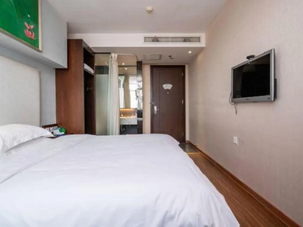 Bed in Xiamen Blue Peninsula Hotel