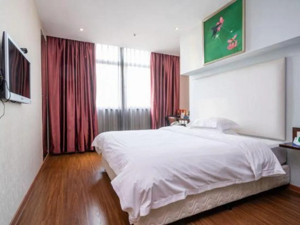 Bed in Xiamen Blue Peninsula Hotel