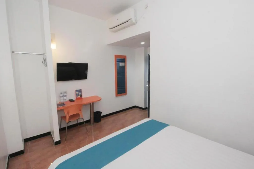 Bed in Oriza Hotel Surabaya