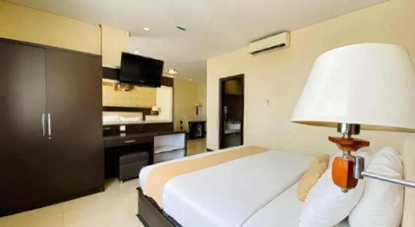 Bed in Zahra Syariah Hotel Kendari