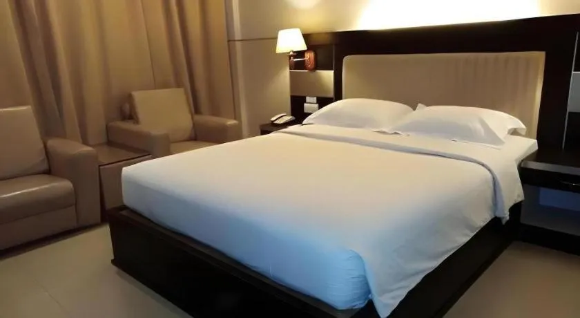 Bed in Zahra Syariah Hotel Kendari