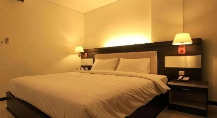 Bed in Zahra Syariah Hotel Kendari