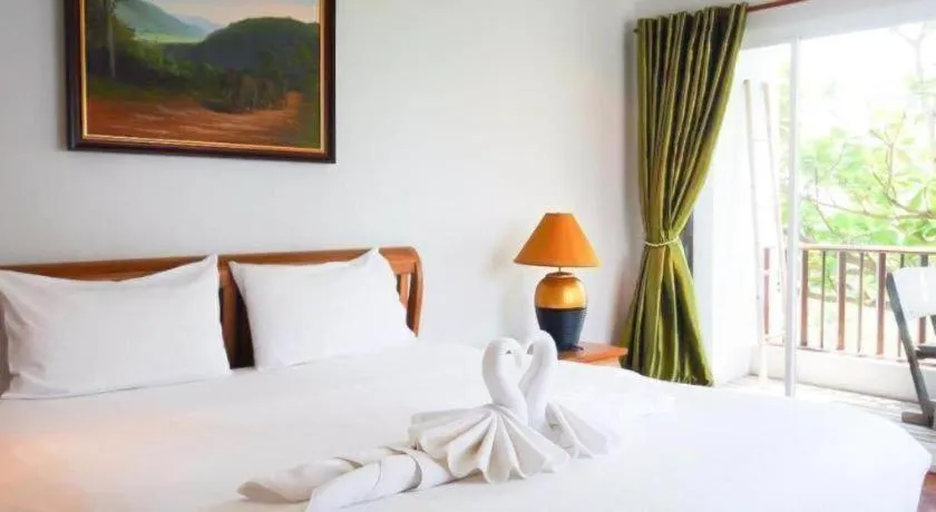 Bed in Chada Thai House