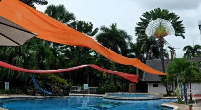 The Ritz Hotel at Garden Oases