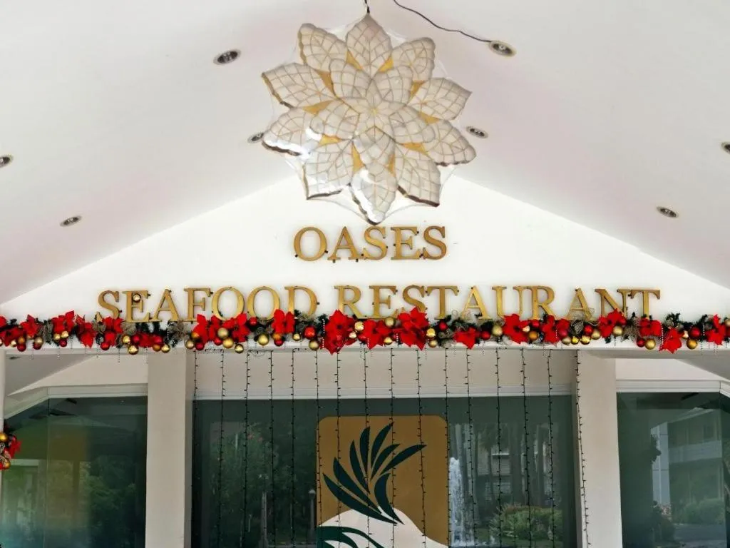 The Ritz Hotel at Garden Oases