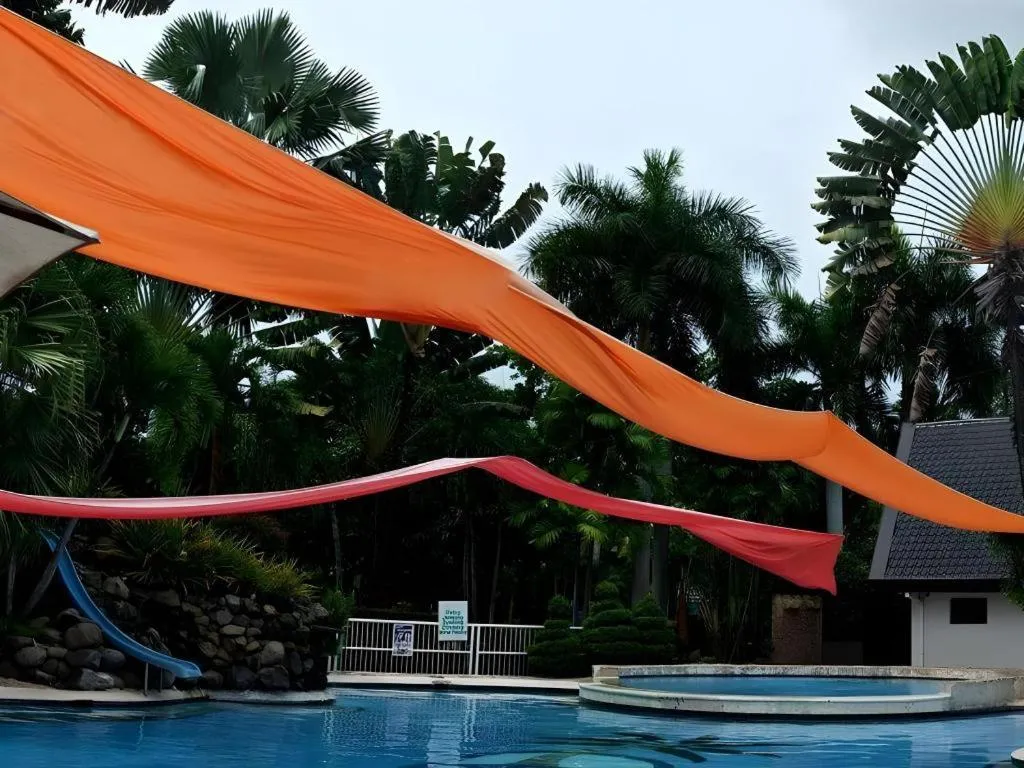 The Ritz Hotel at Garden Oases