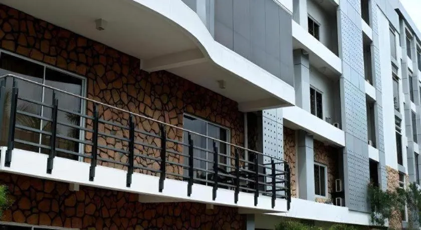 The Ritz Hotel at Garden Oases