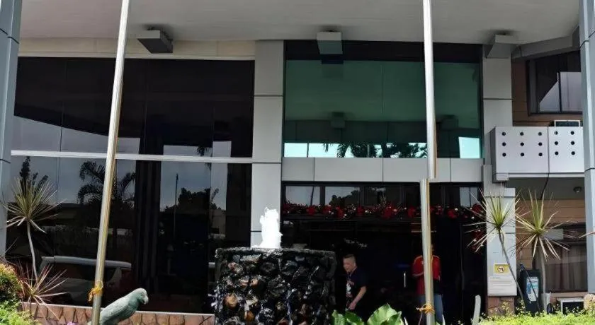 The Ritz Hotel at Garden Oases