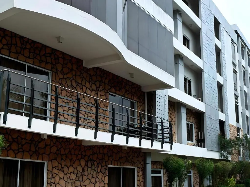 The Ritz Hotel at Garden Oases