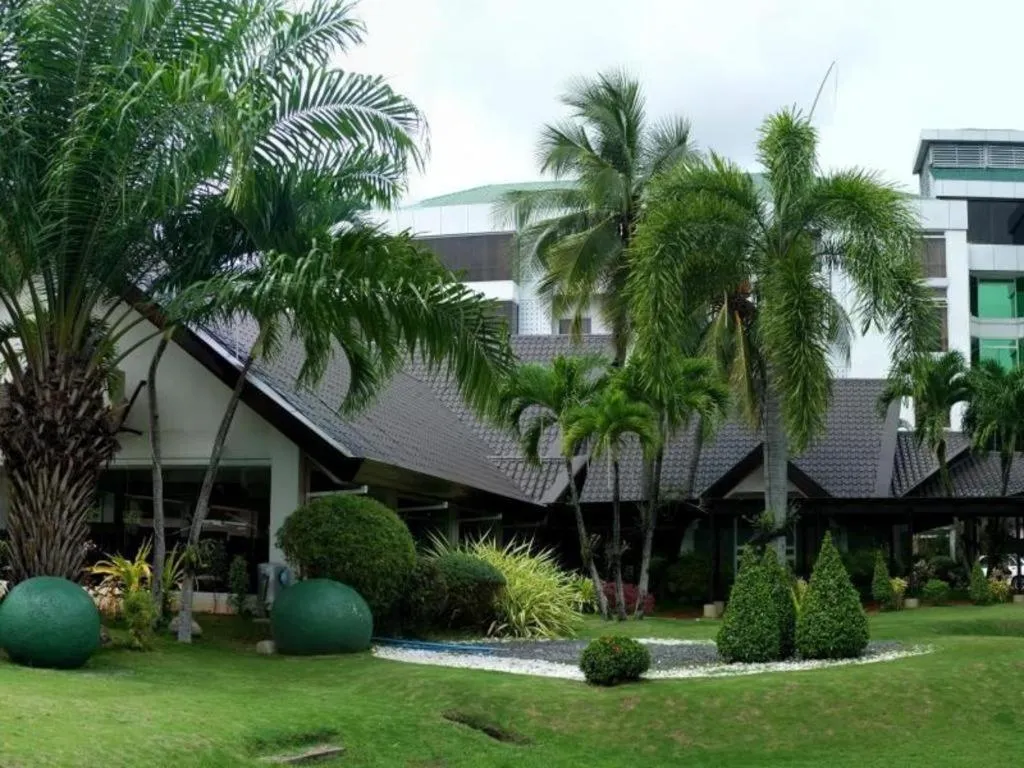 The Ritz Hotel at Garden Oases