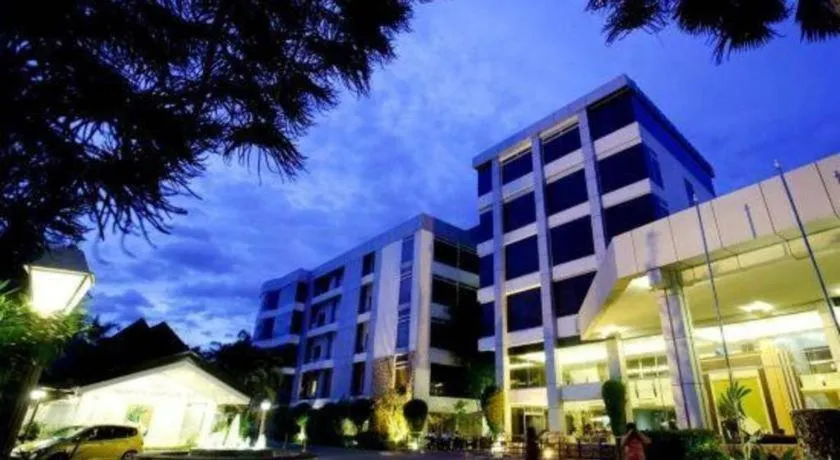 The Ritz Hotel at Garden Oases