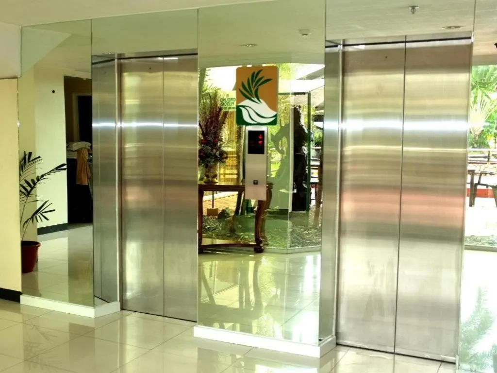 The Ritz Hotel at Garden Oases