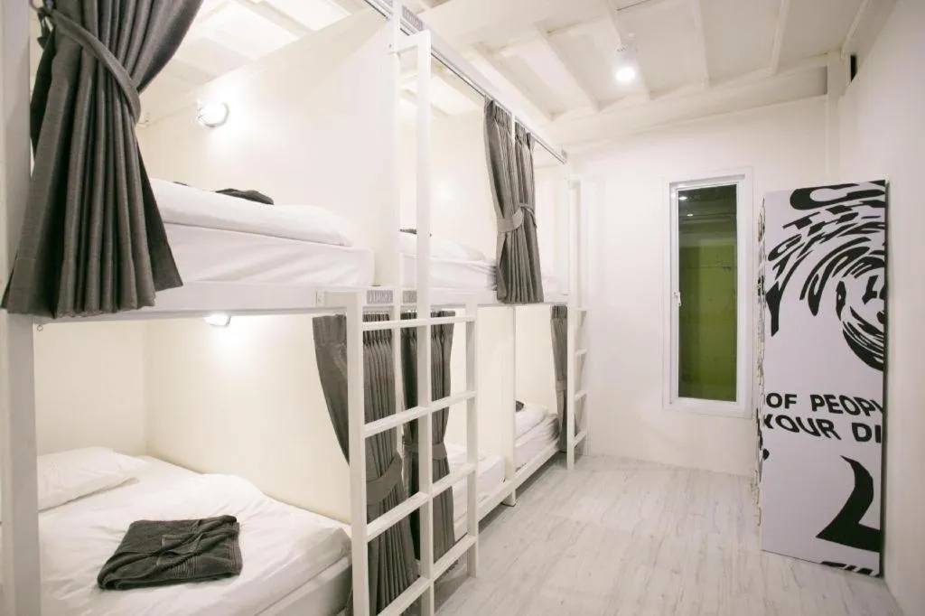 Bed in The Street Hostel Koh Lipe