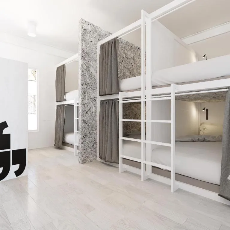 Bed in The Street Hostel Koh Lipe