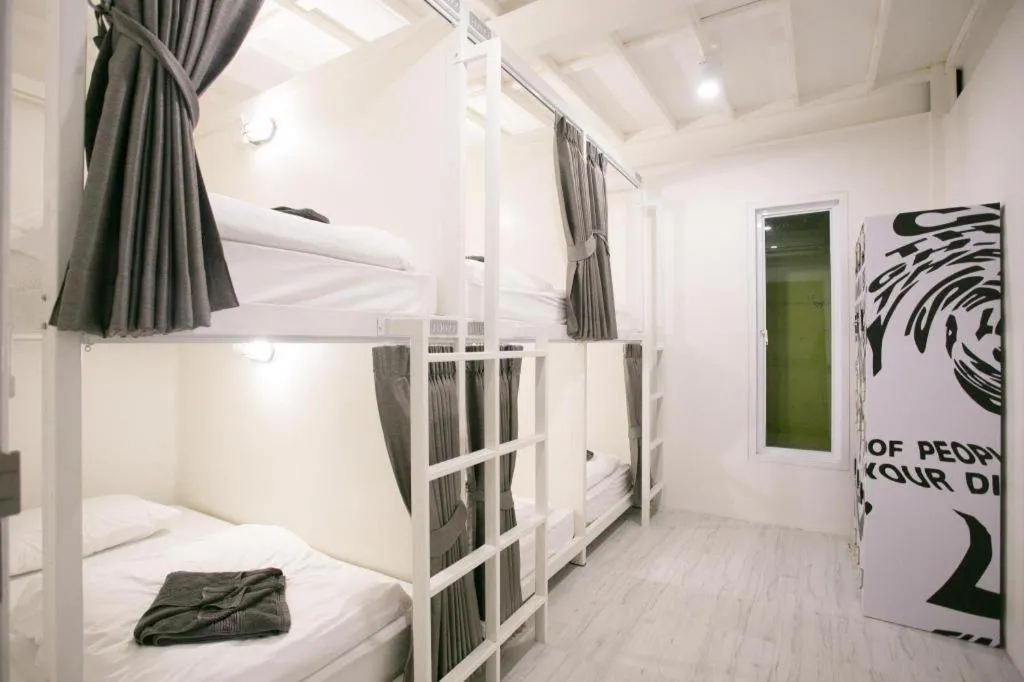 Bed in The Street Hostel Koh Lipe