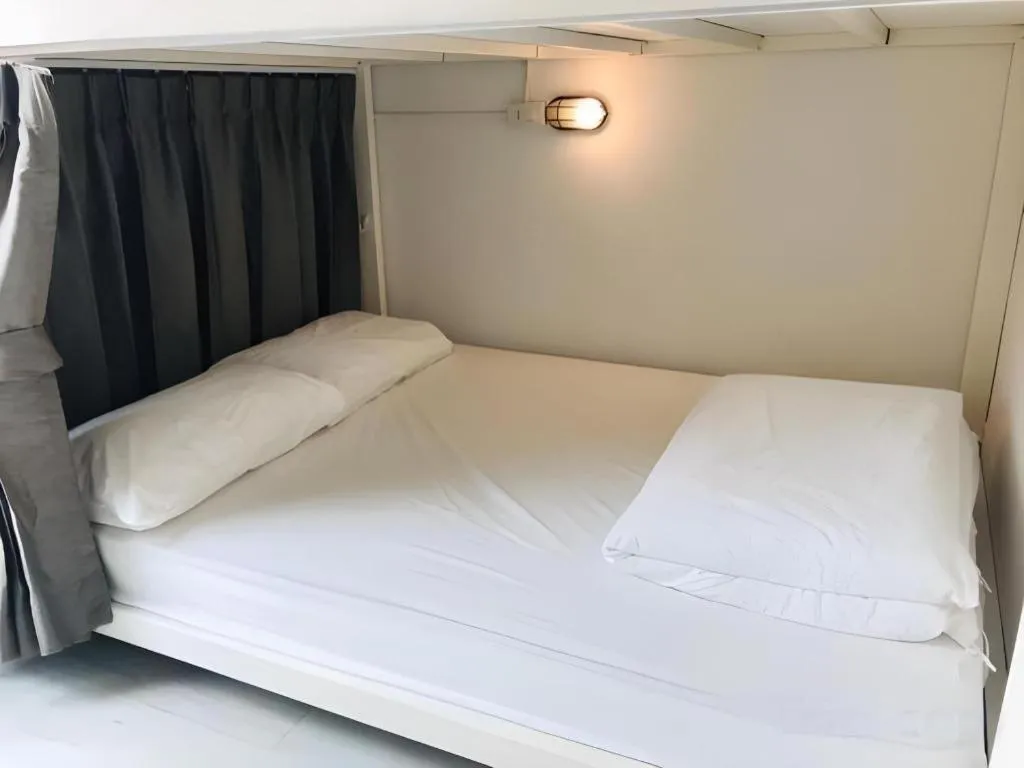 Bed in The Street Hostel Koh Lipe