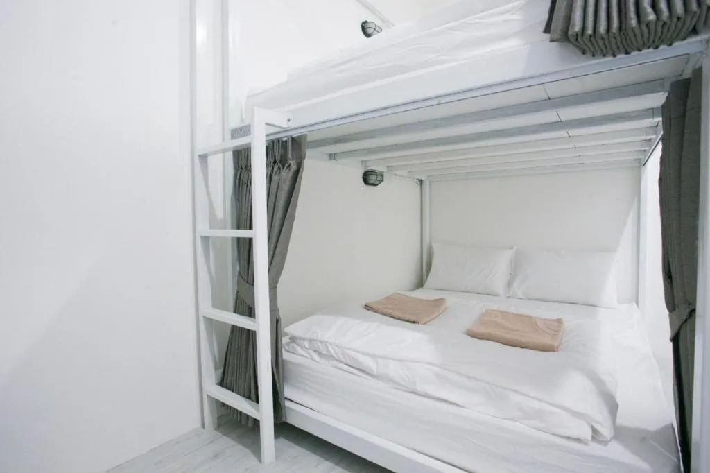 Bed in The Street Hostel Koh Lipe