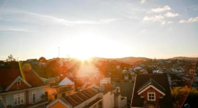 Hoa Sen Vang Hotel Dalat