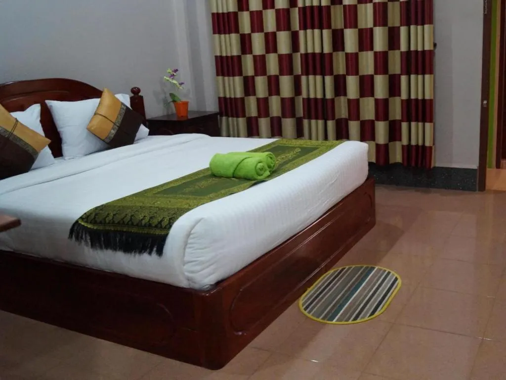 Bed in Phetphaylin Hotel