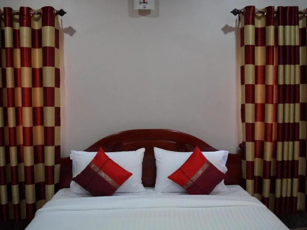 Bed in Phetphaylin Hotel