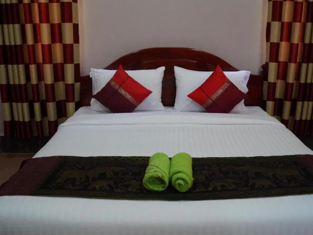 Bed in Phetphaylin Hotel