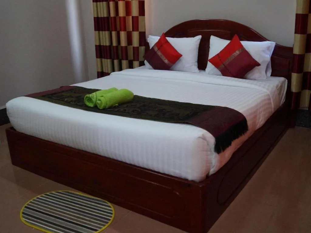 Bed in Phetphaylin Hotel