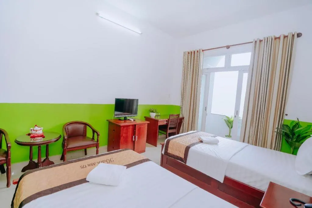 Bed in Hotel 175 Saigon