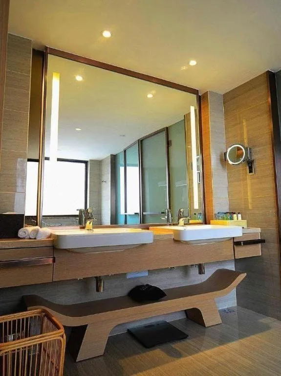 Sky World Hotel Qingdao