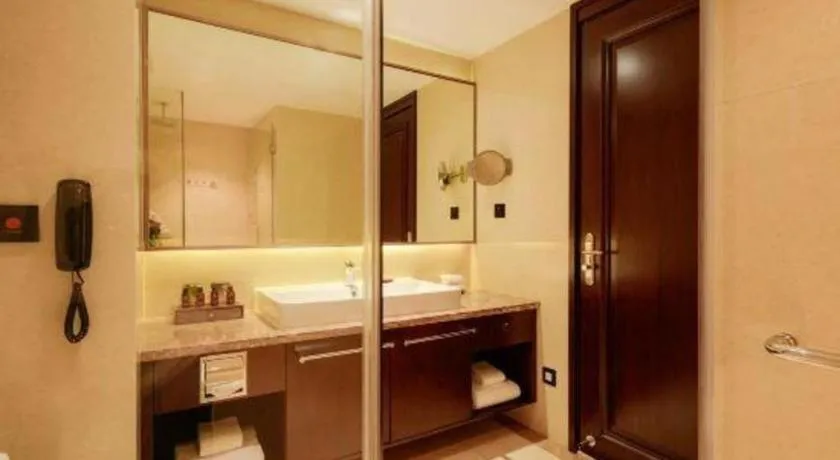 Sky World Hotel Qingdao