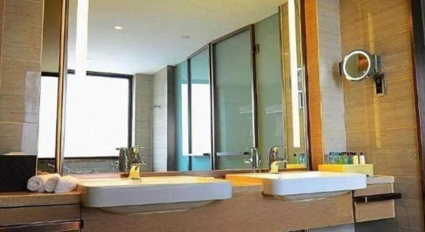 Sky World Hotel Qingdao