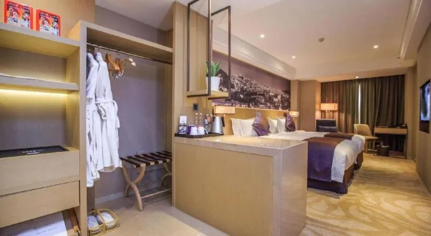 Sky World Hotel Qingdao