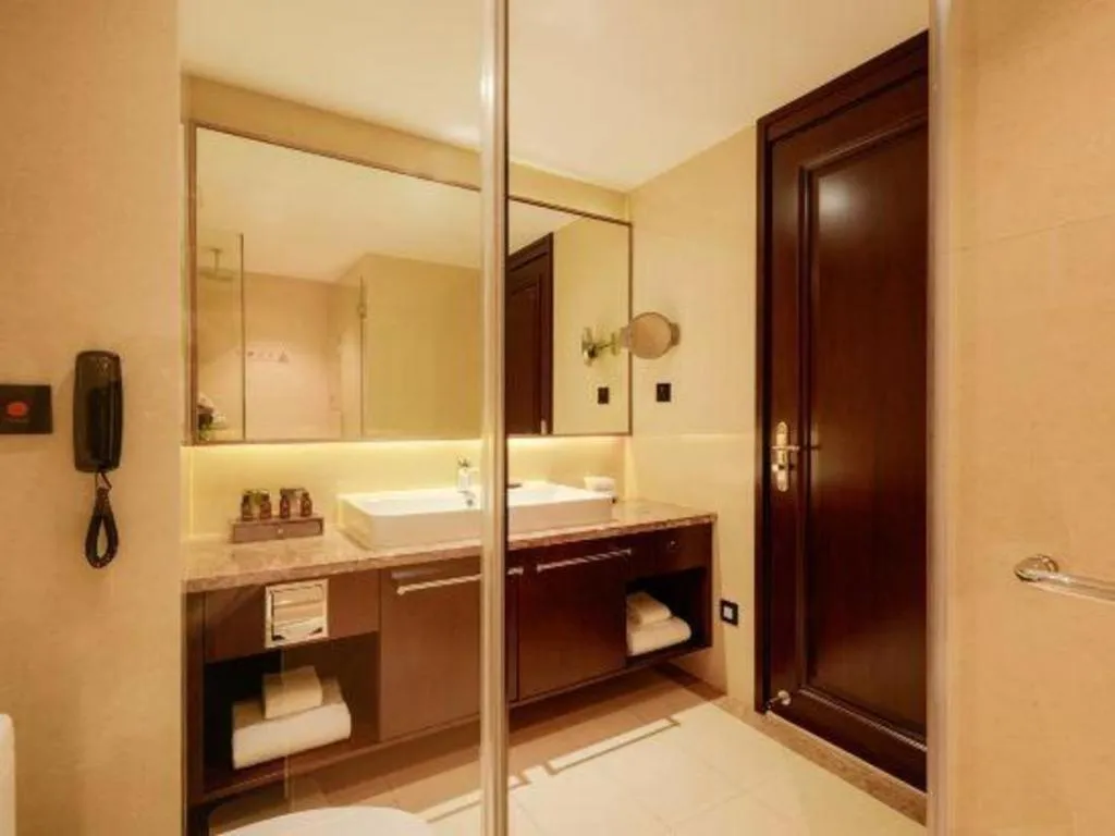 Sky World Hotel Qingdao