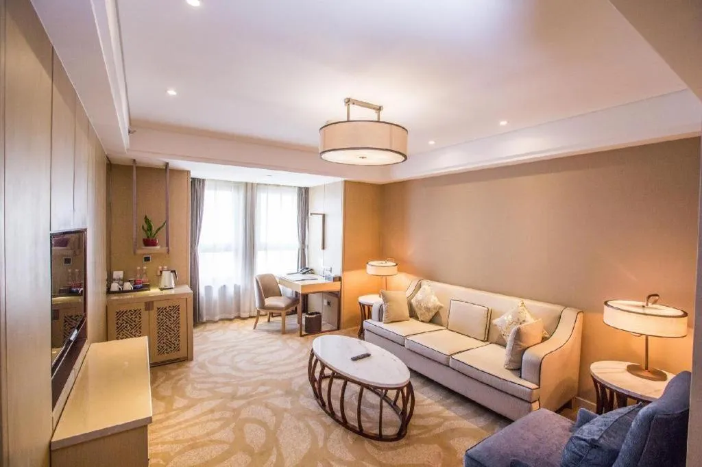 Sky World Hotel Qingdao