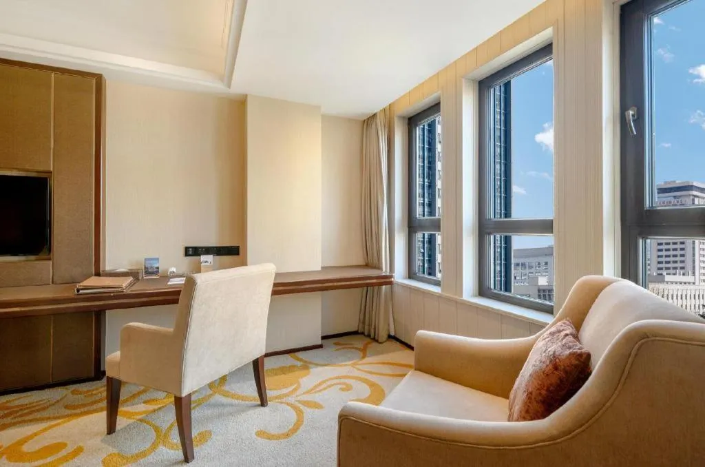 Sky World Hotel Qingdao