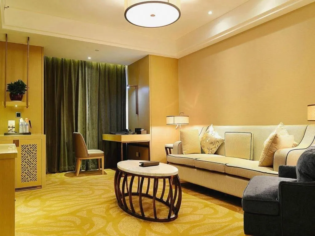 Sky World Hotel Qingdao