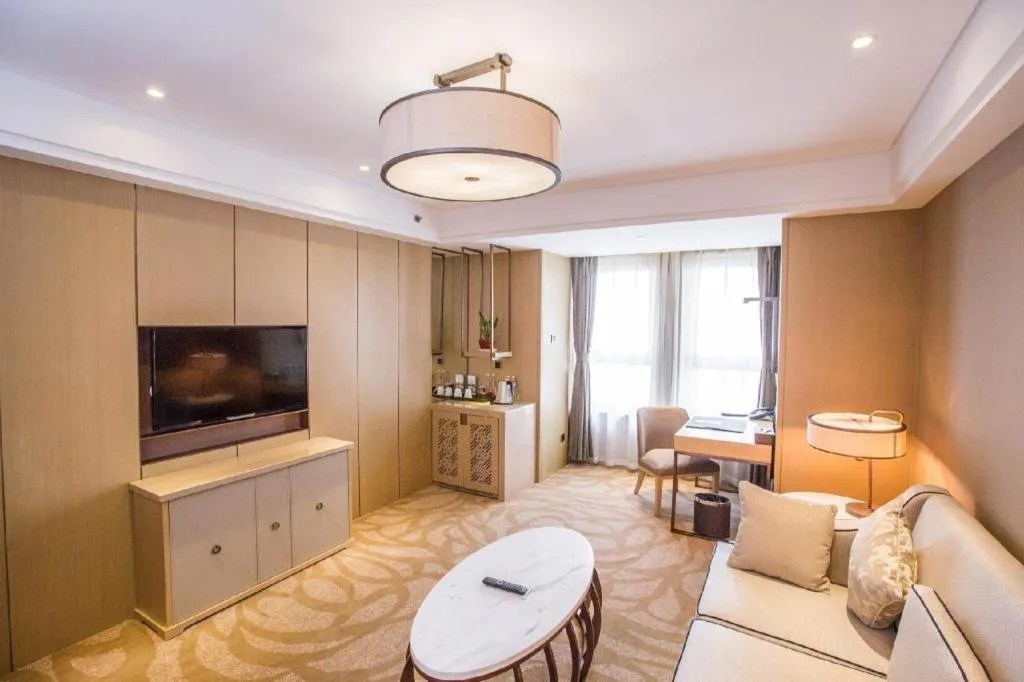 Sky World Hotel Qingdao