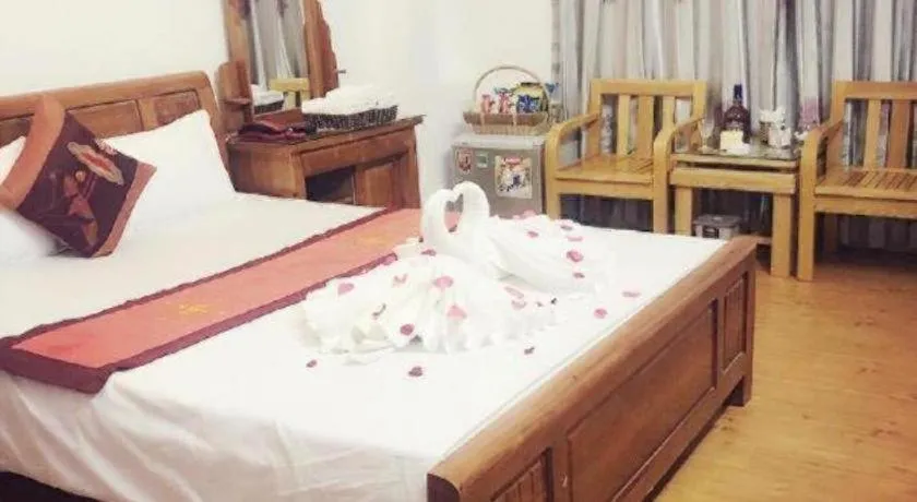 Bed in khach san phuong dong