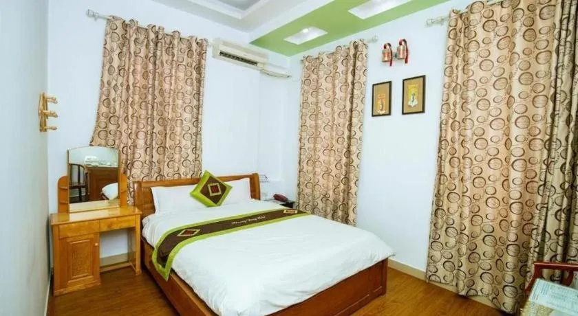 Bed in khach san phuong dong